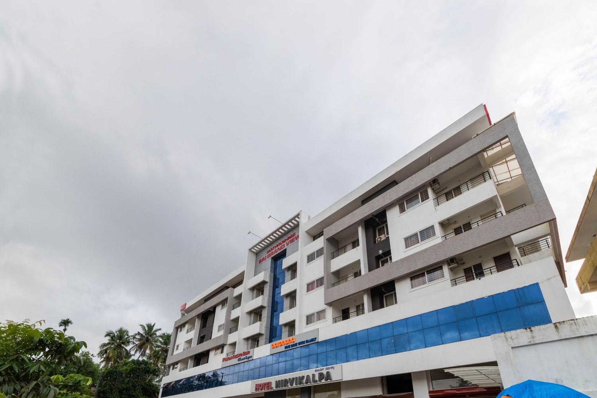 Hotel Nirvikalpa Ullal Bagian luar foto