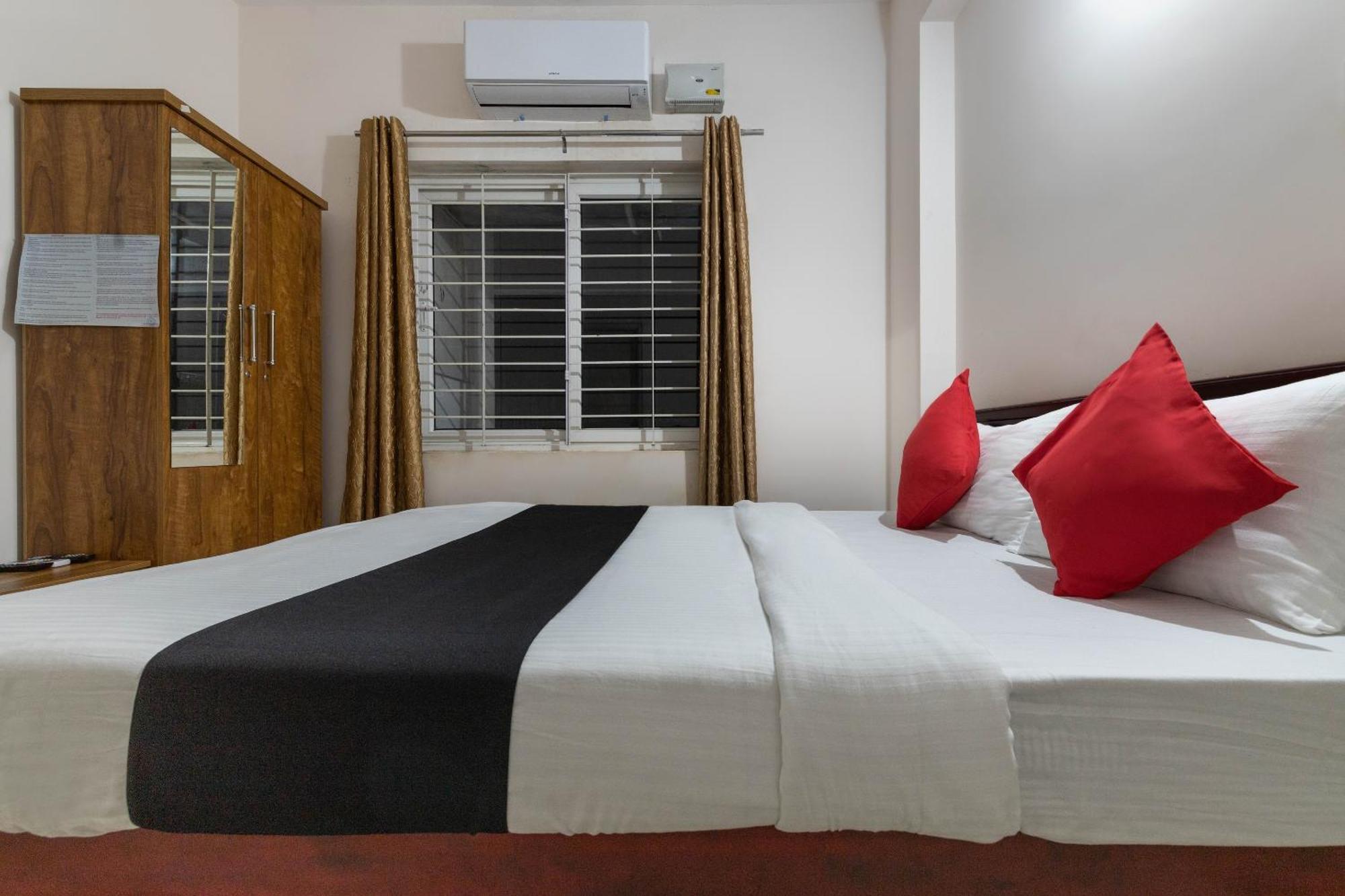 Super Collection O Nirvikalpa Hotel Ullal Bagian luar foto